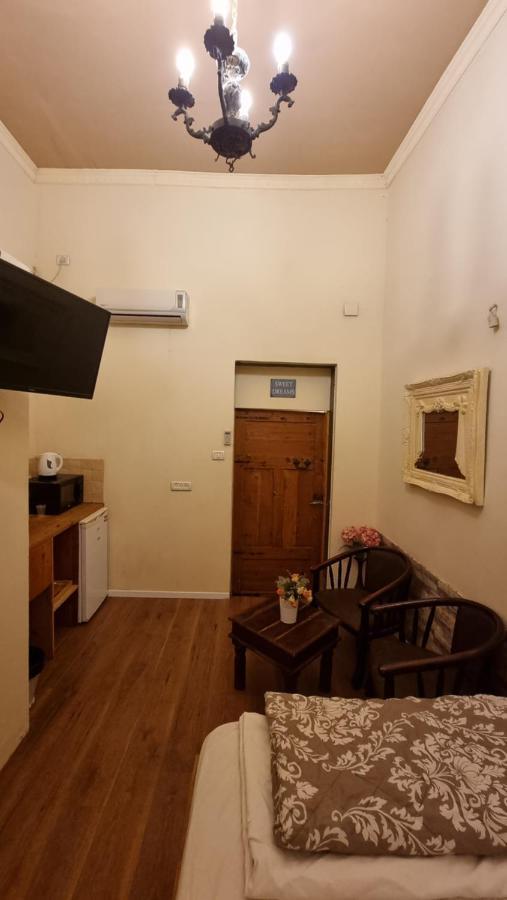 Boutique Agam Hahoresh - בוטיק אגם החורש Haifa Buitenkant foto